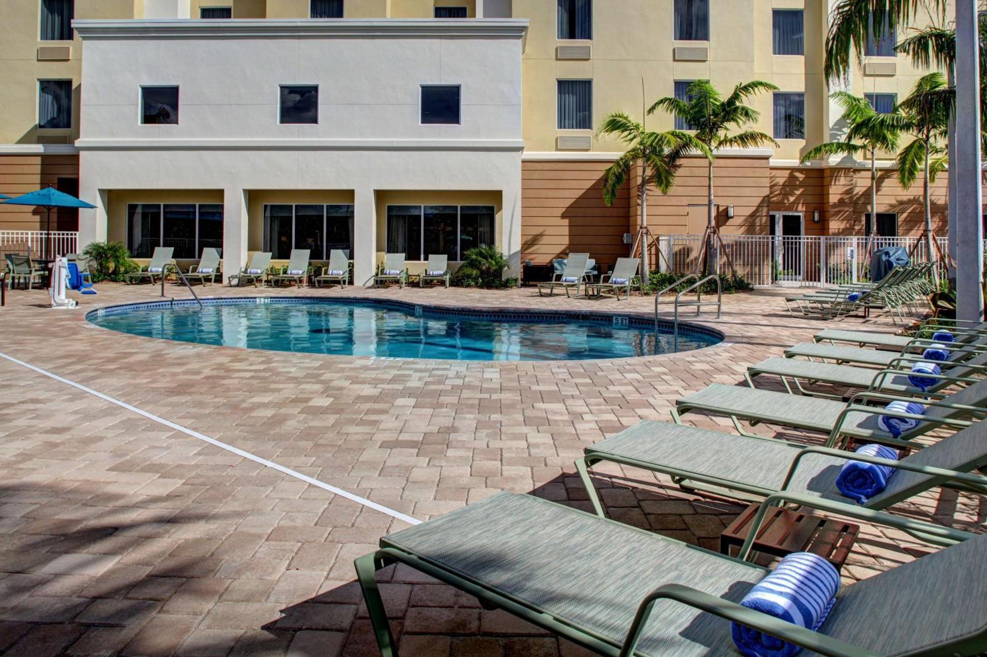 West Dixie Bend Hampton Inn And Suites Coconut Creek מראה חיצוני תמונה