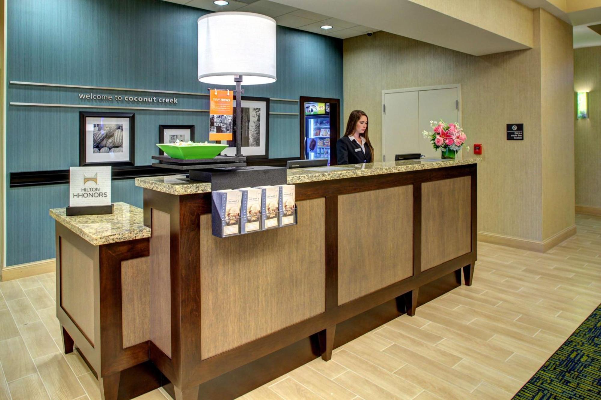 West Dixie Bend Hampton Inn And Suites Coconut Creek מראה חיצוני תמונה